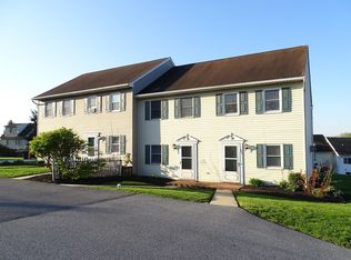 570 E Newport Rd, Lititz, PA 17543