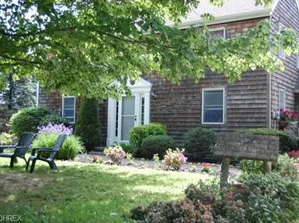 11261 Vaughn Rd, Mantua, OH 44255