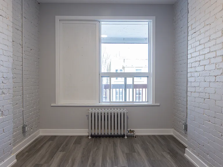 404 Elgin St — Photo 22