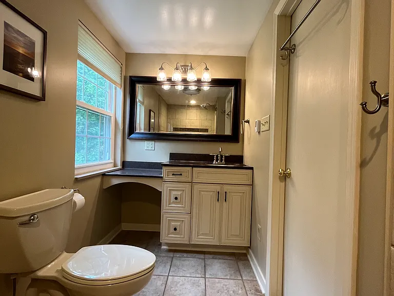 162 Mayfair Dr — Photo 28