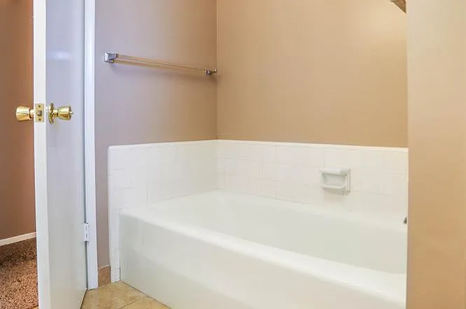6441 N Augusta St — Photo 14