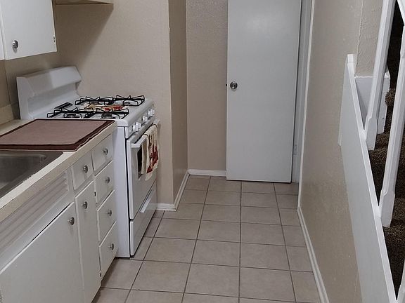 3rd image of 147 Highland Park Ct