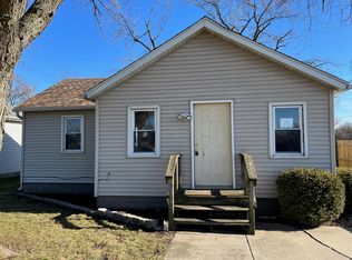 310 Cherry St, Wapella, IL 61777