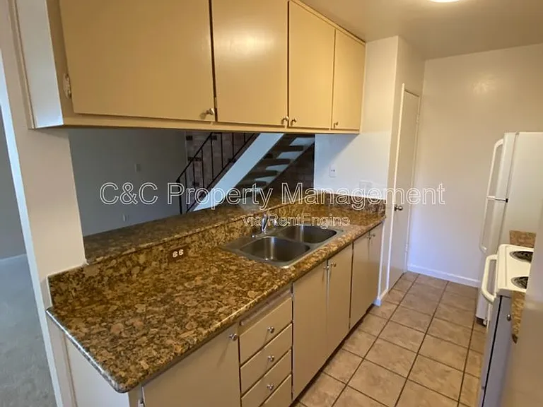 1864 Roca Ct — Photo 3