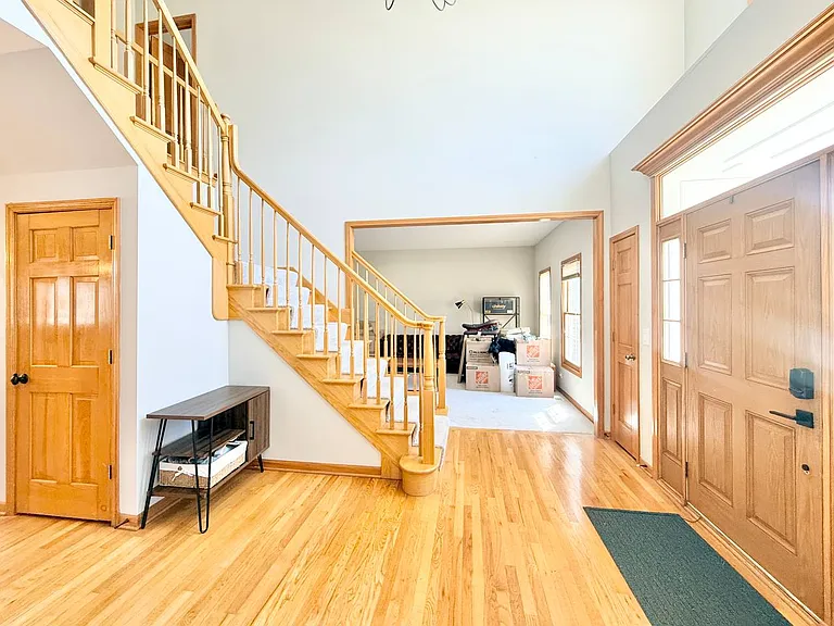 2052 Gardner Cir E — Photo 3
