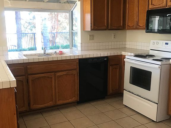 4th image of 13450 Benbow Ct