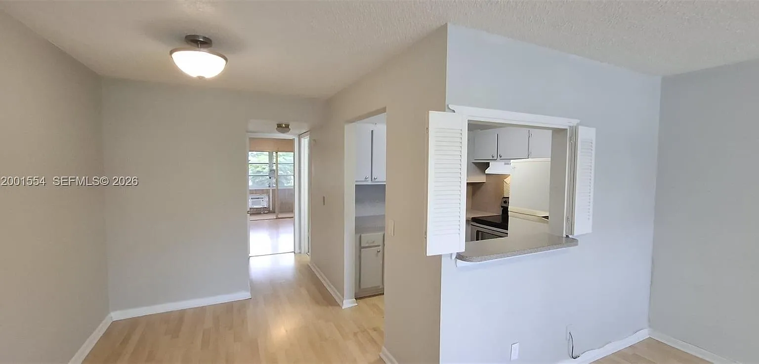Northampton Condos — Photo 1