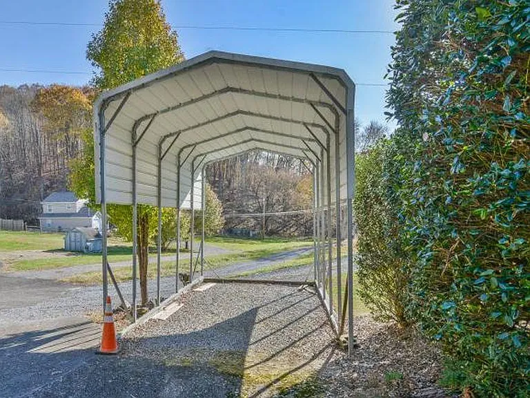492 Olinger Dr — Photo 34