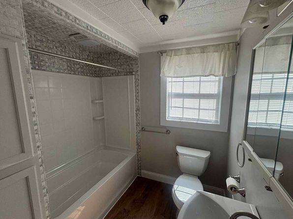 323 S Main St #C