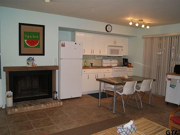 5th image of 119 E 225 Holly Hill Cir