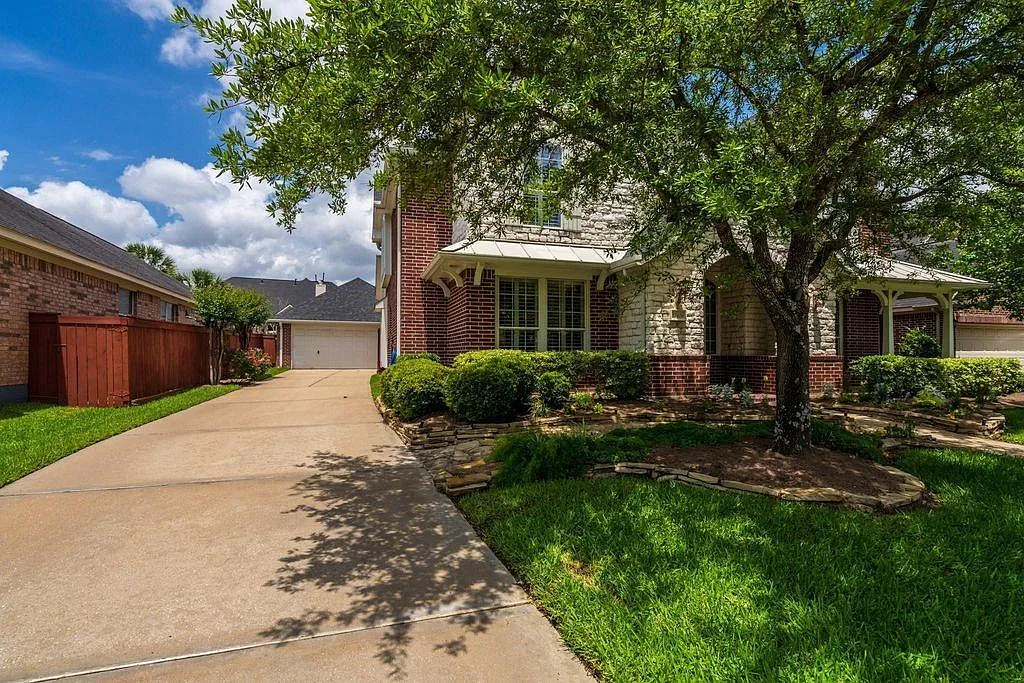 5 bed, 3.5 bath, 3674 sqft, $5,000 — Photo 3