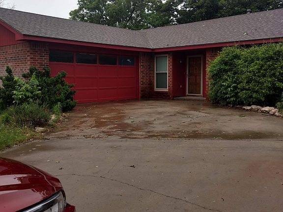 2nd image of 1006 S Mobeetie St