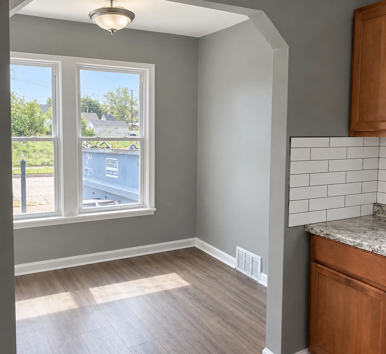 3 bed, 960 sqft, $1,400 — Photo 3