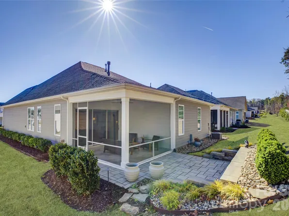 14619 Crosswater Ln, Charlotte, NC 28278