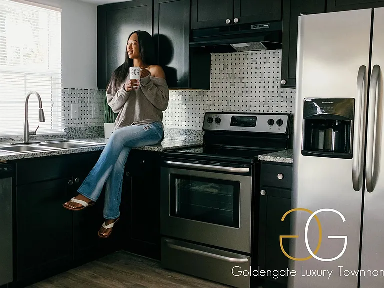Golden Gate Townhomes — Photo 31