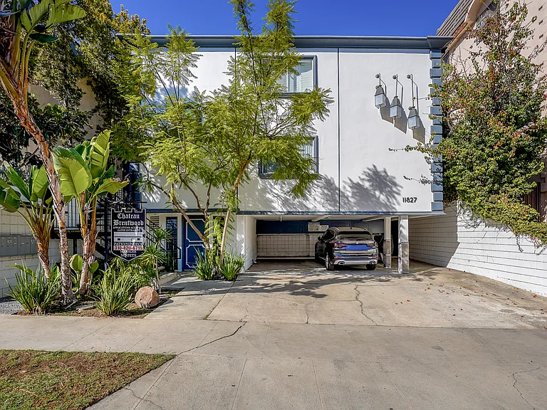 11827 Front exterior Dorothy St Unit 6_LA360VR-1_02112025