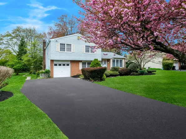 31 Shelley Rd, Holland, PA 18966