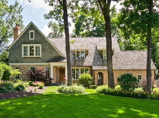 1335 W Kennicott Dr, Lake Forest, IL 60045