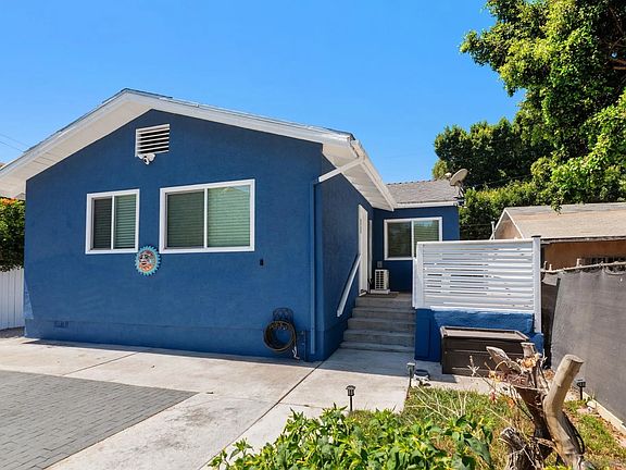 2nd image of 3699 Acacia St