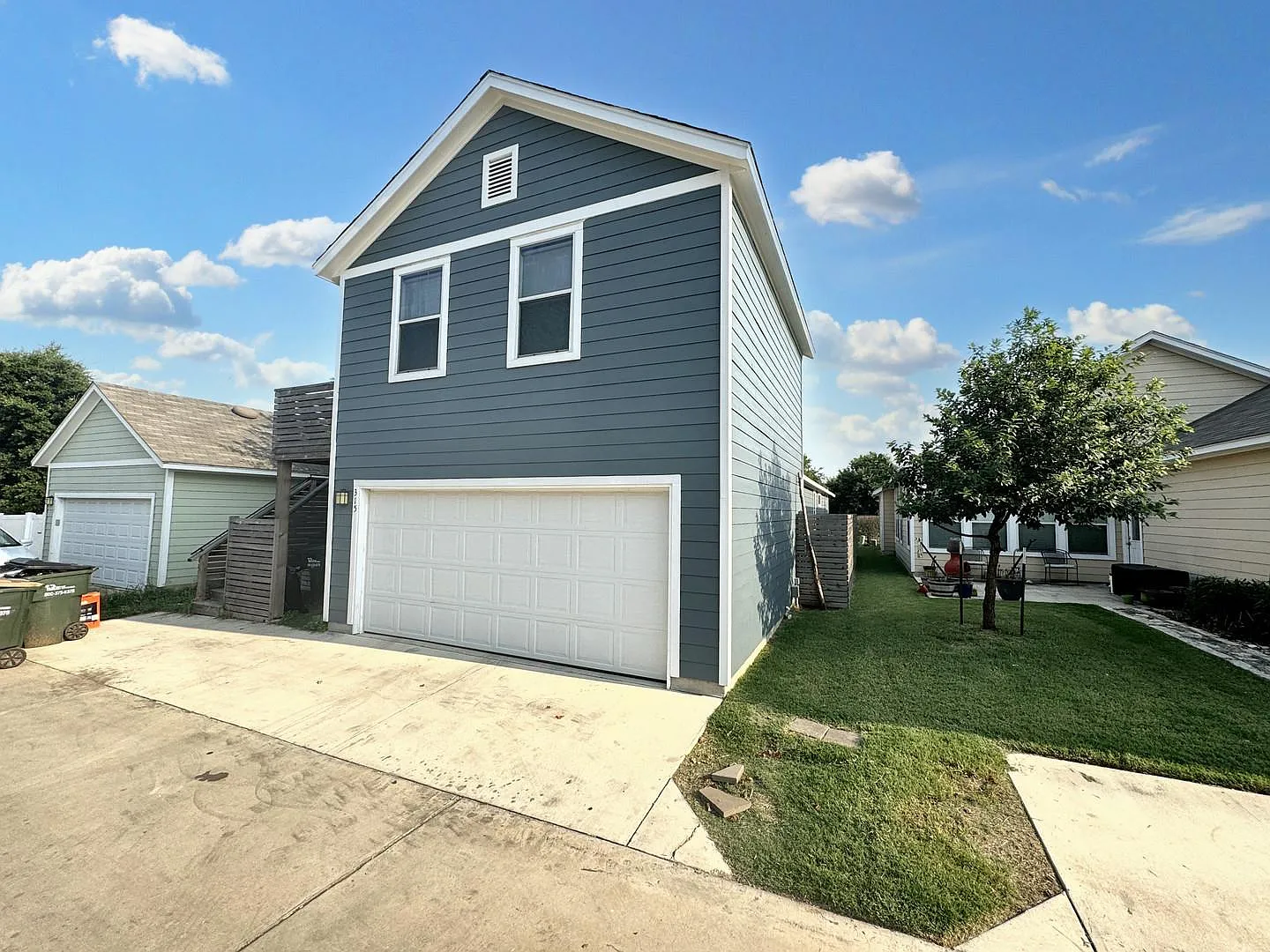1 bed, 1.0 bath, 500 sqft, $895 — Photo 2