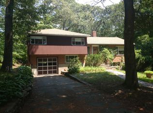114 Leland Rd, Chestnut Hill, MA 02467