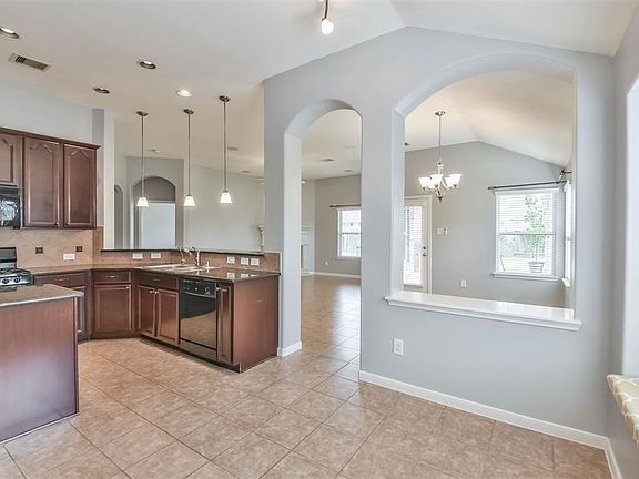 5th image of 3603 Knights Hollow Ct