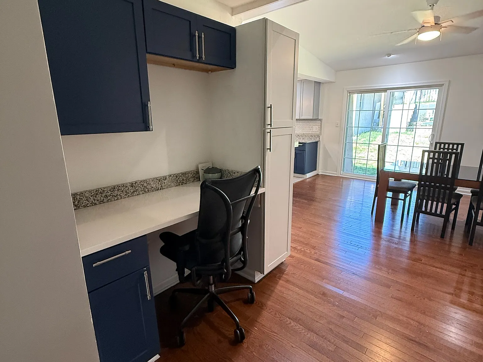 3 bed, 2100 sqft, $4,300 — Photo 4