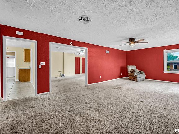 2nd image of 106 W Lincoln St