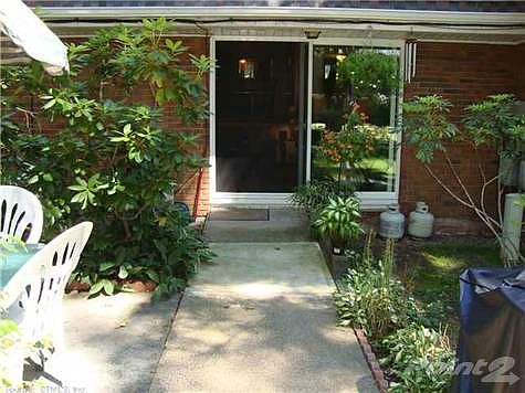 REAR ENTRACE-SLIDERS