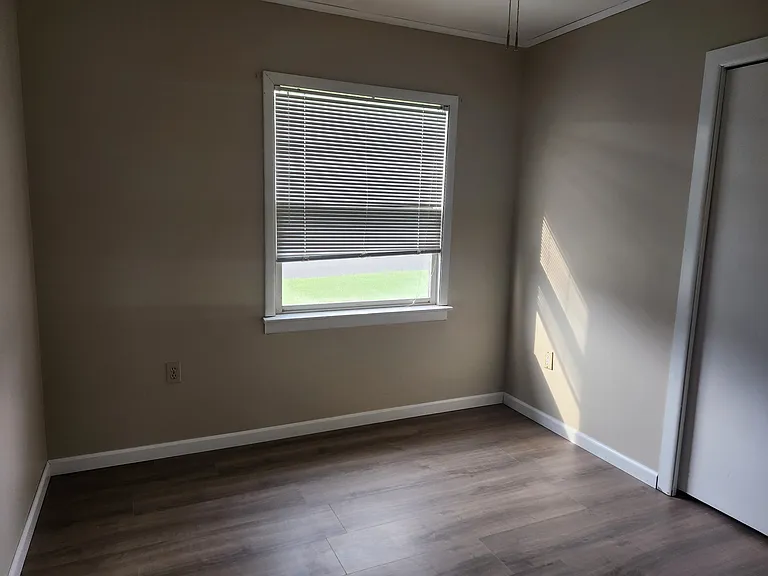 209 Devon Dr — Photo 8