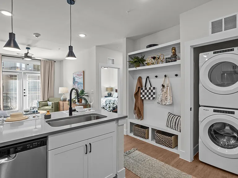 Eastpoint Apartments — Photo 6