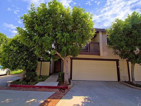 4th image of 2247 E Badillo St