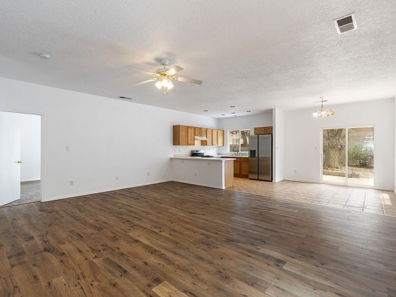 4th image of 7524 Cricket Hill Dr NE