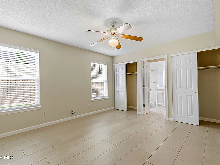 1308 Rose Bud Ln — Photo 4