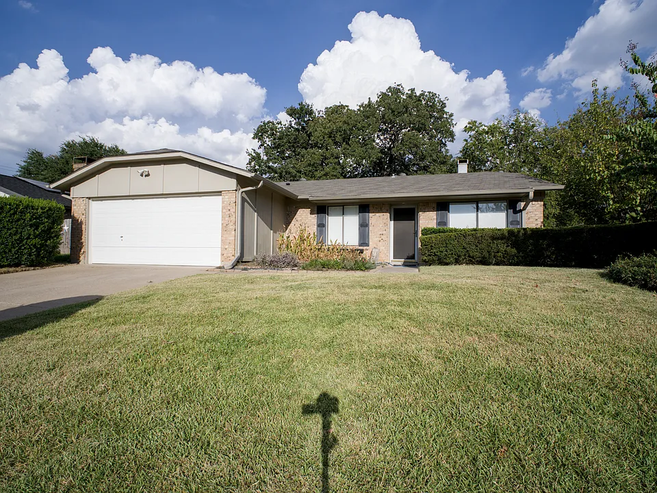 3108 Woodbridge Dr