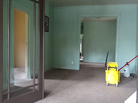 2nd image of 10719 S Hoxie Ave #1
