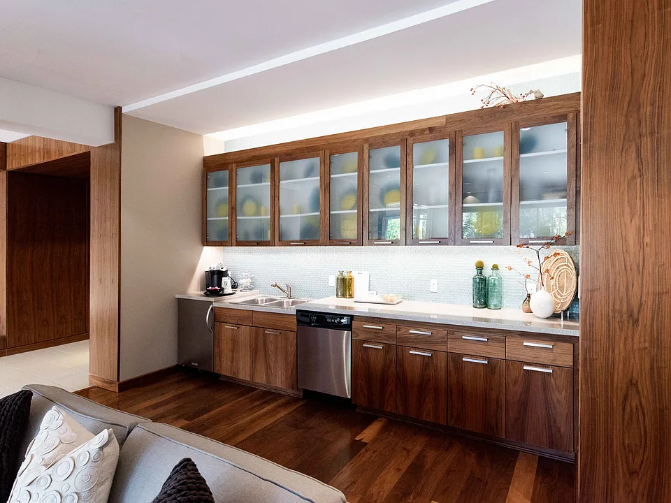 1800 Lake Apartments