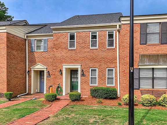 3rd image of 407 Folkstone Cir