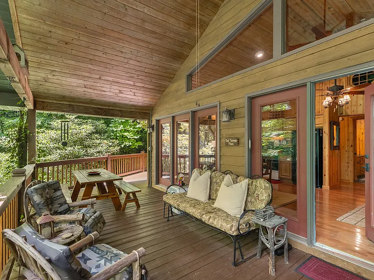 361 Wyanoak Rd — Photo 30
