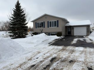 400 Sweezey Ct, Pembroke, ON K8A8S3