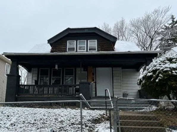 3051 N 25th St, Milwaukee, WI 53206