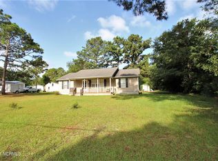 123 Paradise Ln, Newport, NC 28570