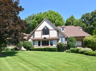 970 Silver Mist Ct, Brookfield, WI 53005