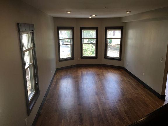 3rd image of 48 Creighton St #1
