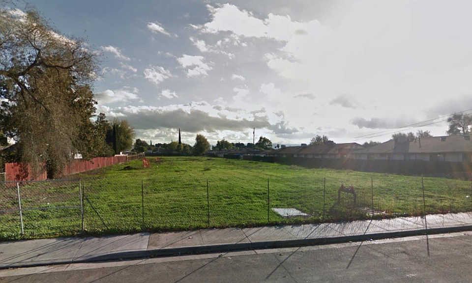 2nd image of 258 W Clover Rd