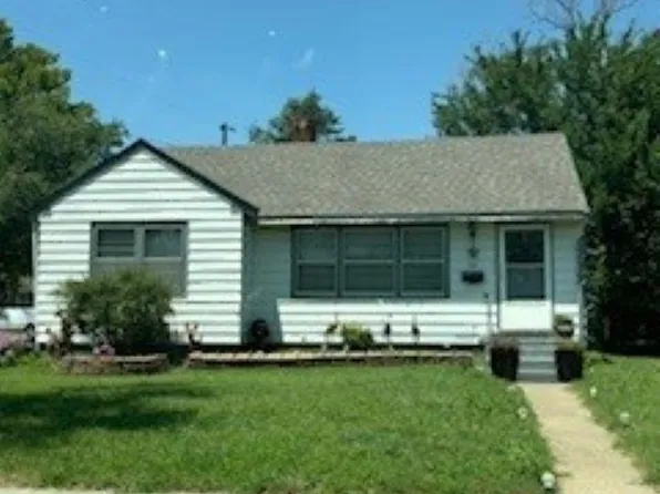 1701 N Floberta Rd, Wichita, KS 67208