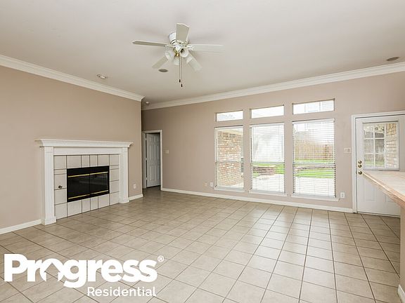 4th image of 2724 Willow Creek Ct