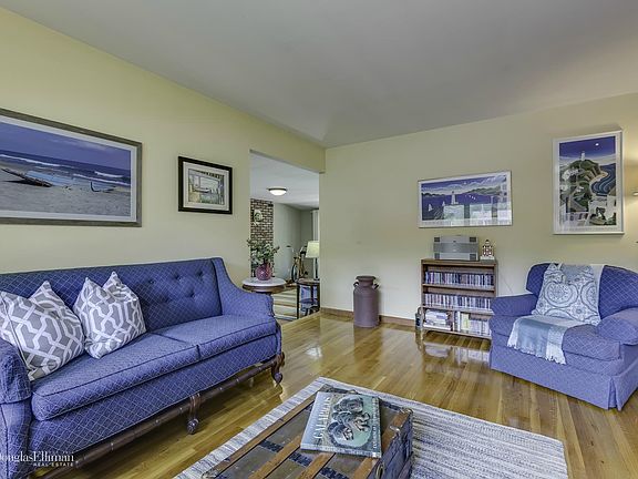 4th image of 35 Indian Head Dr