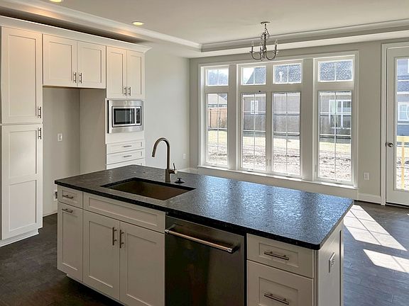 5th image of 2108 Cranford Ln S