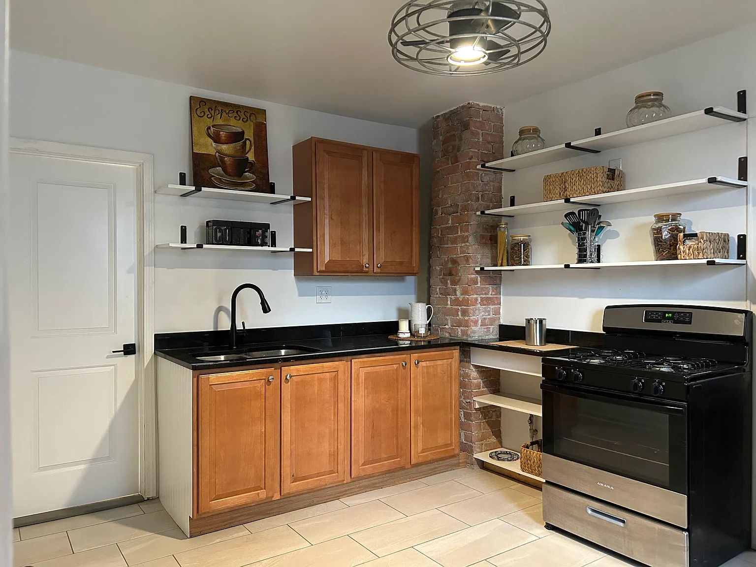 2 bed, 900 sqft, $1,200 — Photo 2
